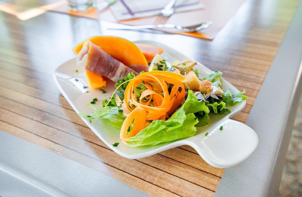 Logis Hotel- Hotel Restaurant Le Rialto Le Sequestre Екстер'єр фото