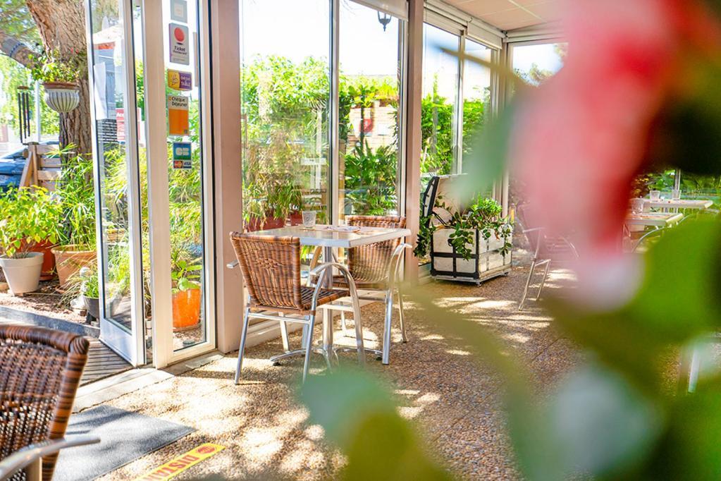 Logis Hotel- Hotel Restaurant Le Rialto Le Sequestre Екстер'єр фото