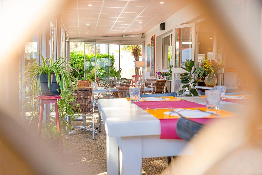 Logis Hotel- Hotel Restaurant Le Rialto Le Sequestre Екстер'єр фото