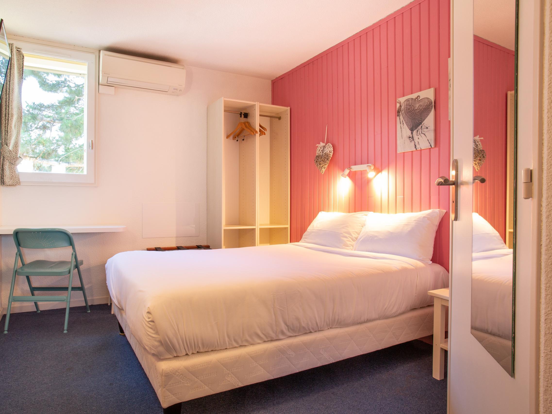 Logis Hotel- Hotel Restaurant Le Rialto Le Sequestre Екстер'єр фото