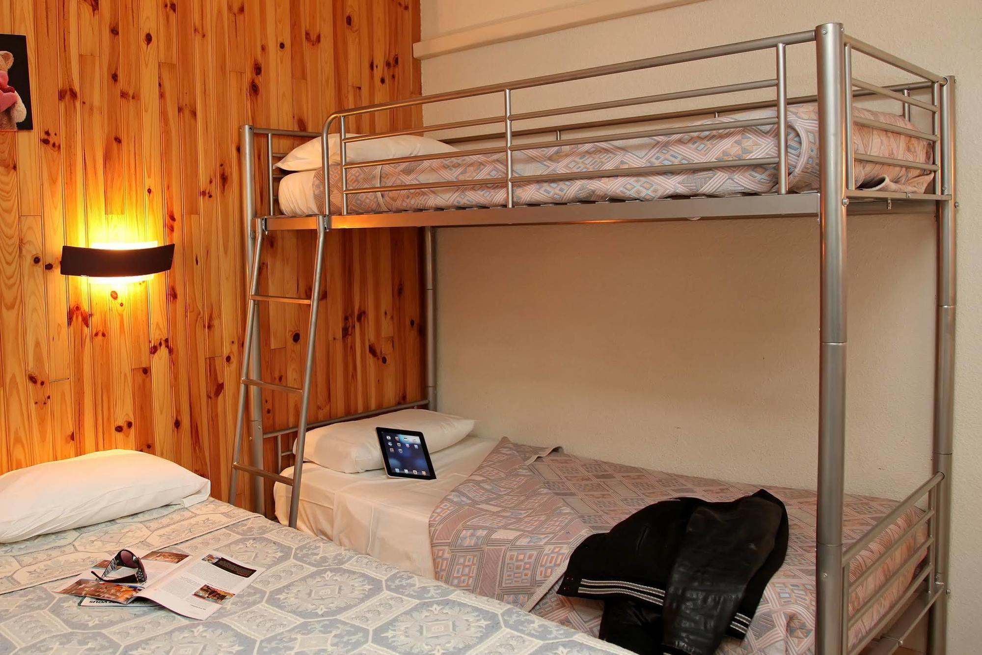 Logis Hotel- Hotel Restaurant Le Rialto Le Sequestre Екстер'єр фото